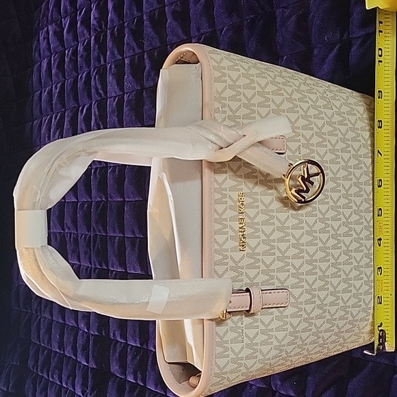 Michael Kors Jet Set Travel Top-Zip Tote NWT - Picture 6 of 10